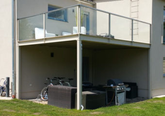 Balkon mit Ganzglasgeländer inkl. Französischer Balkon